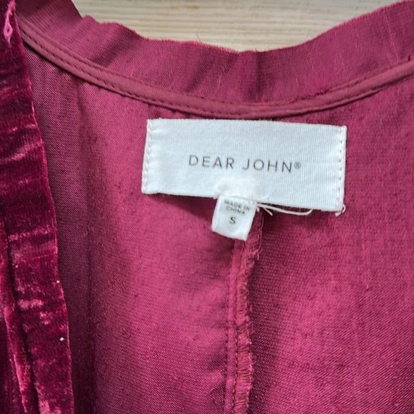 Dear John Red Cap Sleeve Pleated Blouse - Picture 3 of 5